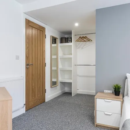 Charming Two Bed - Two Bath * Leeds (West Yorkshire)