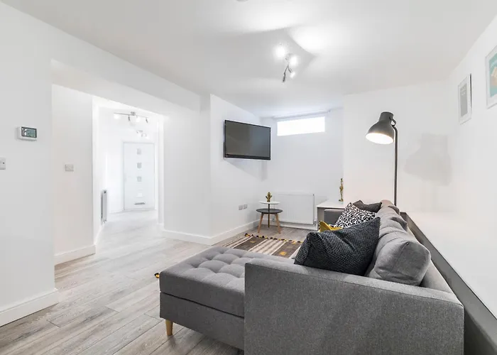 דירה Charming Two Bed - Two Bath *