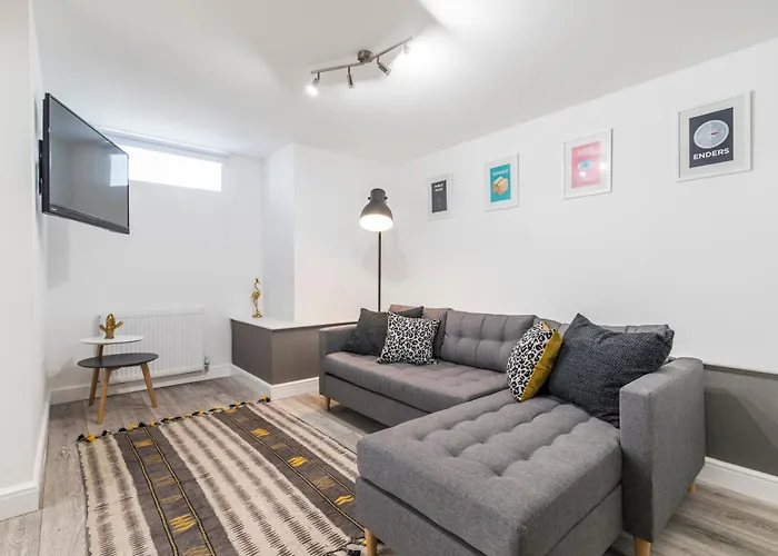 Charming Two Bed - Two Bath * לידס