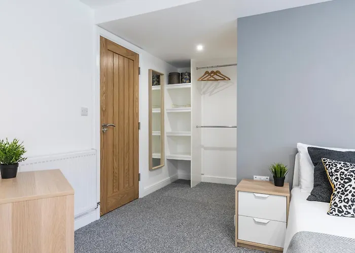 Charming Two Bed - Two Bath * לידס